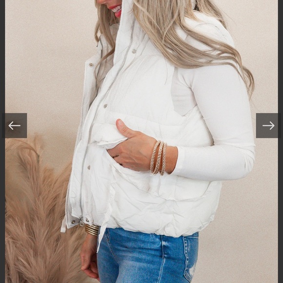 HYFVE Jackets & Blazers - HYFVE Women's White Puffer Vest, size large. Excellent condition